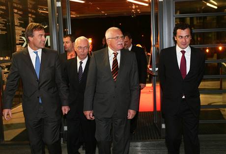 Zleva Karl Hans Arnold, Martin Svoboda, Václav Klaus a Dalibor Balínek